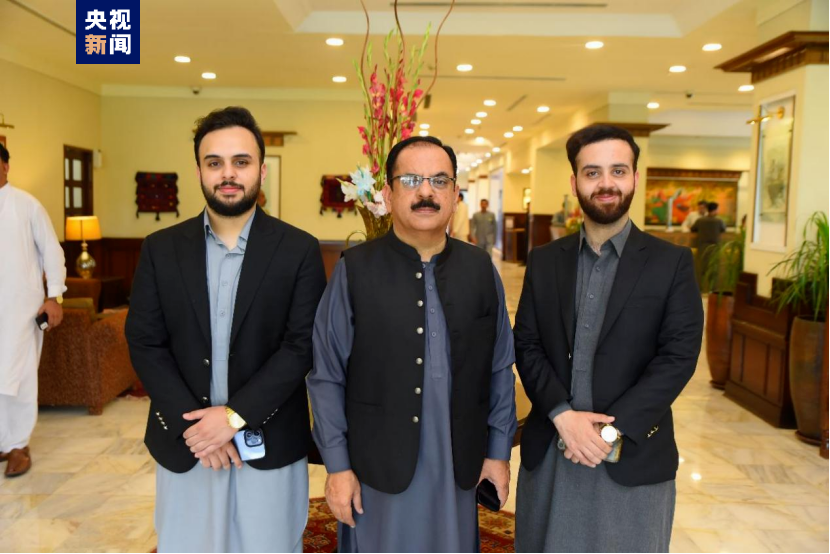 △塔希尔和儿子们