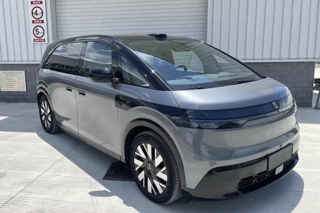 极氪MIX最新实车