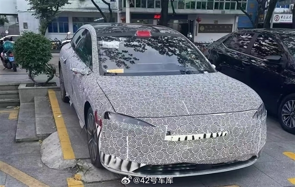 华为、北汽合作首车“享界”谍照曝光!定位中大型豪华纯电轿车