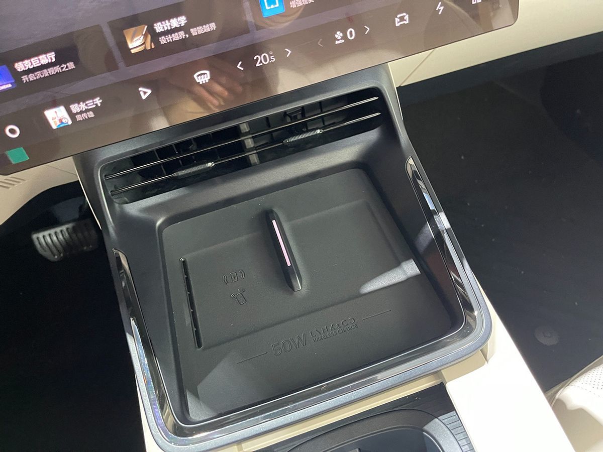 领克07实拍:预售18万元起,驼背车顶有争议,TA和海豹DM-i选谁?