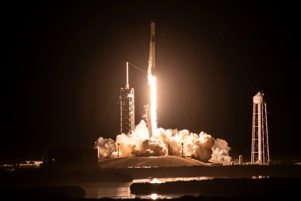 马斯克的SpaceX有多能挨：喷射卫星占全天下总量87%！