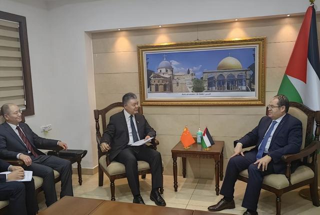 【中国外交部大使此前在中东见了法塔赫和哈马斯的高层】