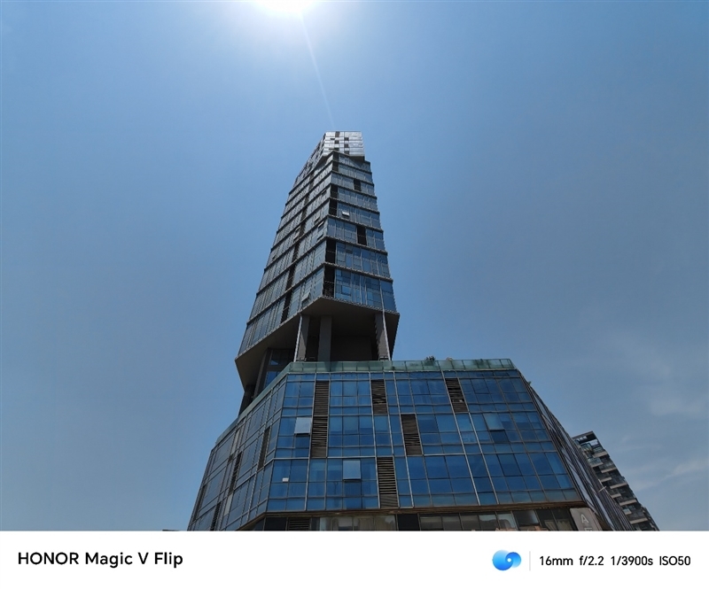 荣耀首款小折叠!荣耀Magic V Flip评测:4英寸超大外屏我能玩一天