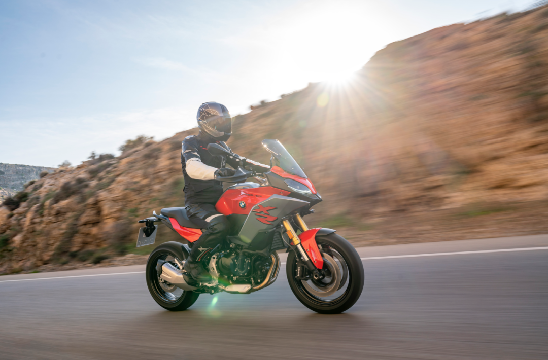 文武兼备的bmwf900xr