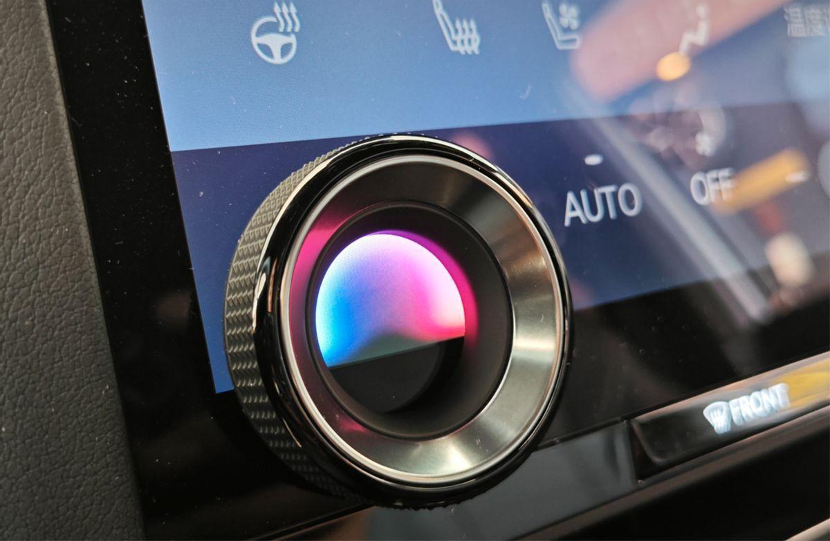 不要考虑比普拉多贵30多万值不值,大哥开心就好,雷克萨斯GX实拍