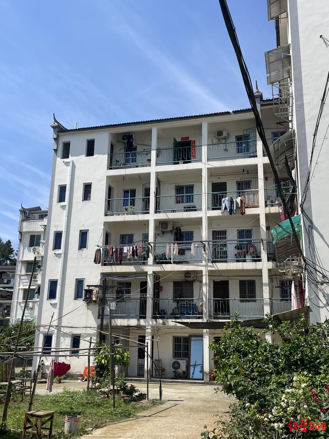 龙苑小区内部2.jpg