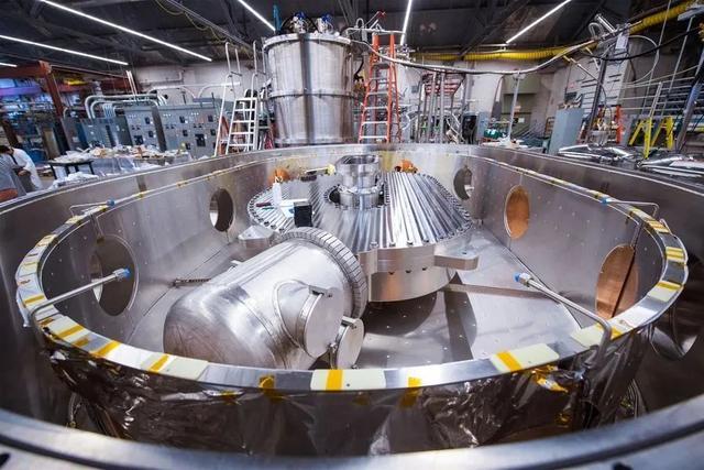 图丨在 MIT 等离子体科学与聚变中心，新型磁体实现了 20 特斯拉的磁场强度（来源：MIT）
