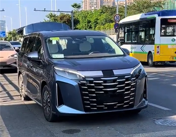 DM5.0把MPV油耗打下来:全新MPV比亚迪夏实车曝光