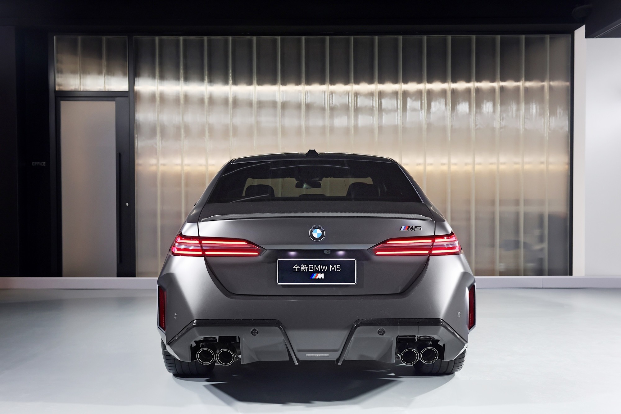 成都车展:2024全新宝马M5惊艳亮相开启国内首秀之旅