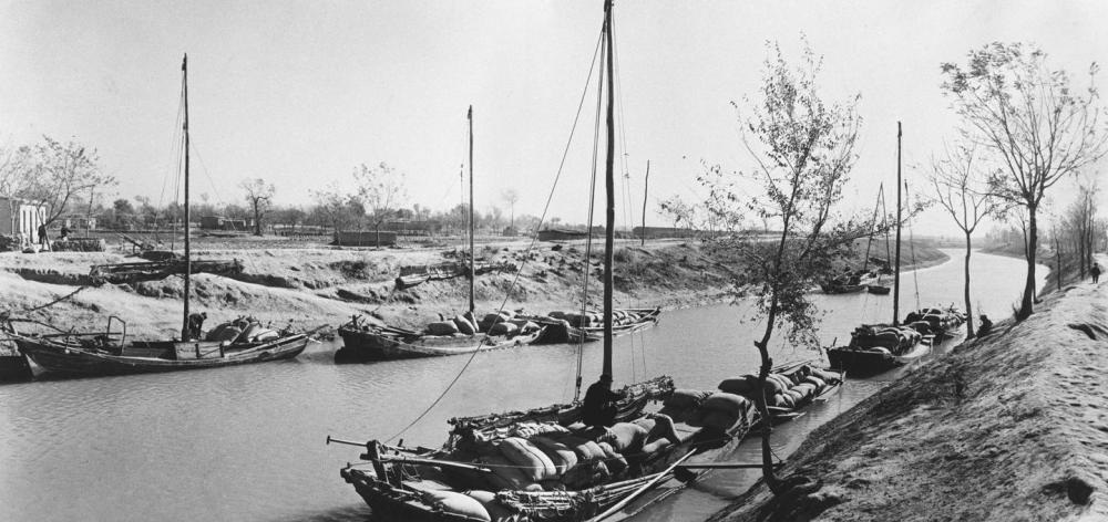 1957年在山东聊城白家洼拍摄的古运河。