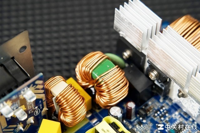 【有料评测】百盛高能XG850电源评测 极致性价比真白金国货