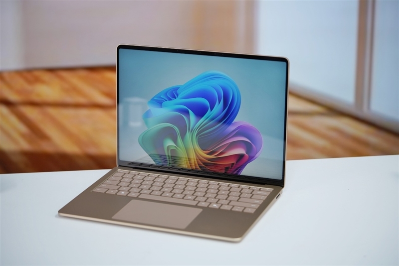22小时续航!微软Surface Laptop 第7版评测:骁龙X Elite性能胜过同功耗的x86处理器