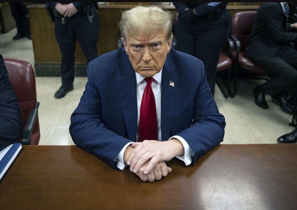 特朗普“封口费”案判决推迟美检察官拒绝撤案，建议法官将案件冻结四年_凤凰网