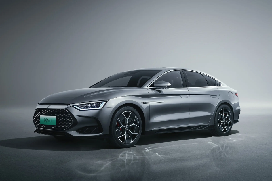 比亚迪6月销量超34万辆,百万级的仰望卖了418辆,秦家族超6万