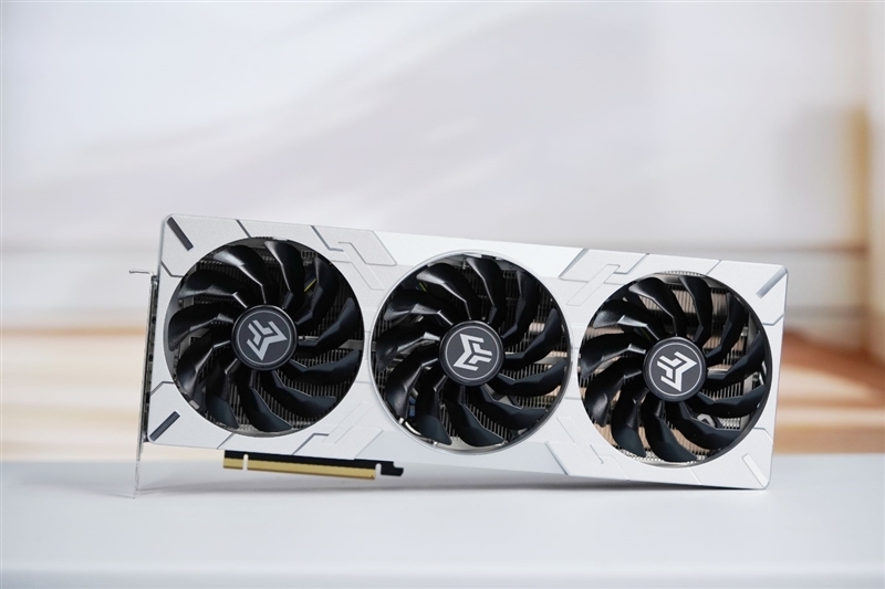 影驰GEFORCE RTX 4070Ti SUPER 金属大师Plus OC评测：重量级玩家的重量级选择