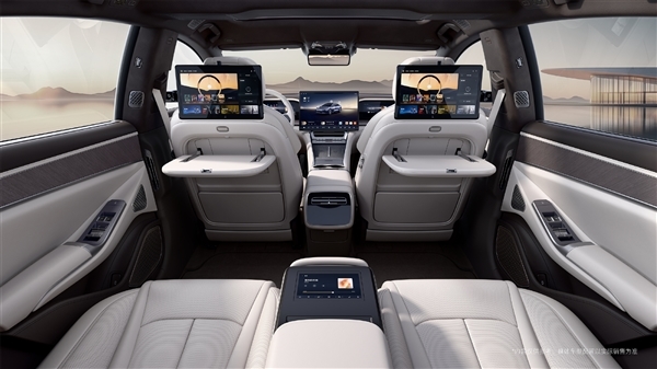比亚迪首款怀档车 腾势Z9内饰官图发布:三厢轿车也配冰箱大沙发