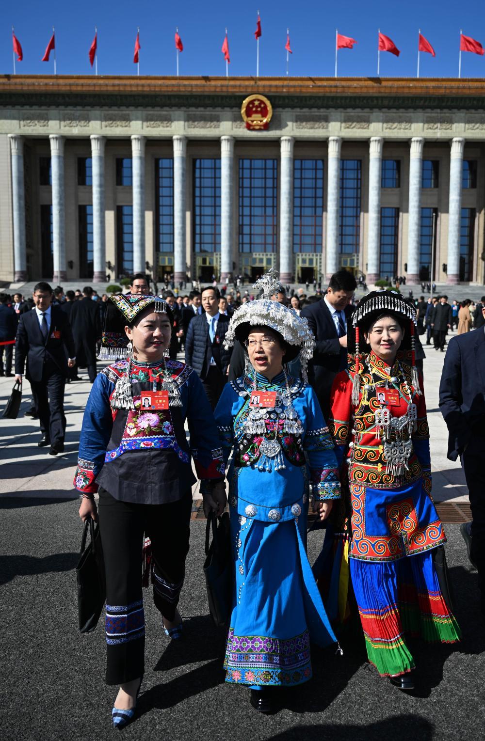 刚刚参加完十四届全国人大二次会议第二次全体会议的全国人大代表卢丹