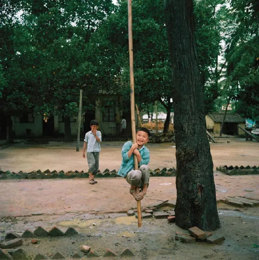 看到衡水中学的男厕所，瞬间明白为啥那么多孩子得抑郁症