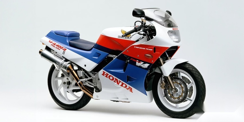 本田VFR400R经典单摇臂400cc，V型四缸跑车