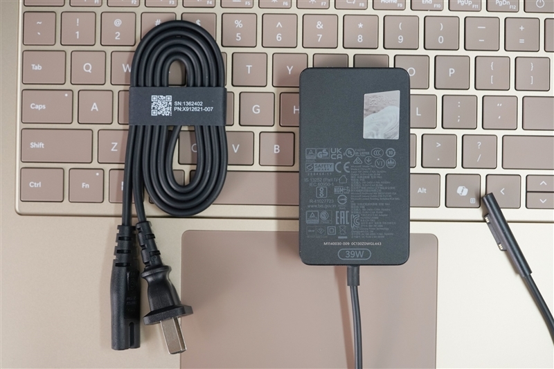 22小时续航!微软Surface Laptop 第7版评测:骁龙X Elite性能胜过同功耗的x86处理器