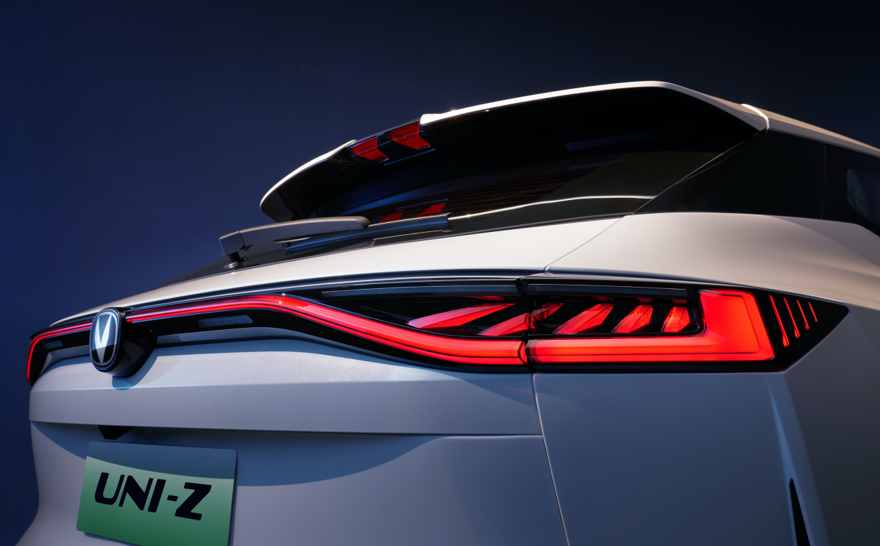 长安uni-z实力拉高15万级混动suv市场混动出行品质_凤凰网汽车_凤凰网