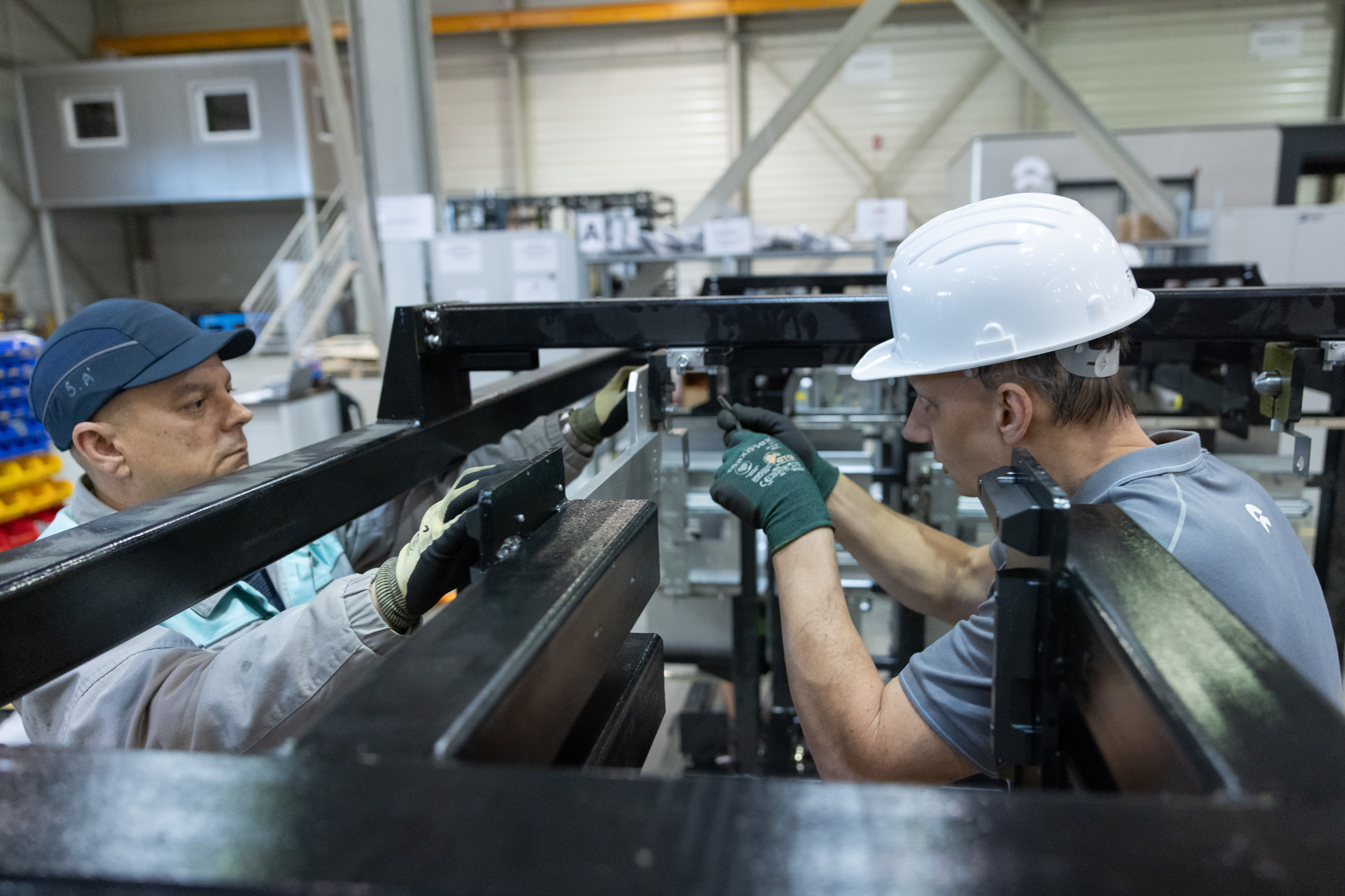 中欧汽车产业链在匈牙利合作共赢_凤凰网