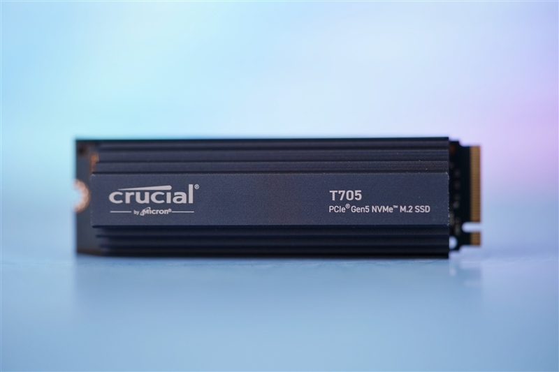 突破PCIe 5.0 SSD性能极限!英睿达T705 2TB SSD评测:最高读取14500MB/s 缓外也有1.3GB/s