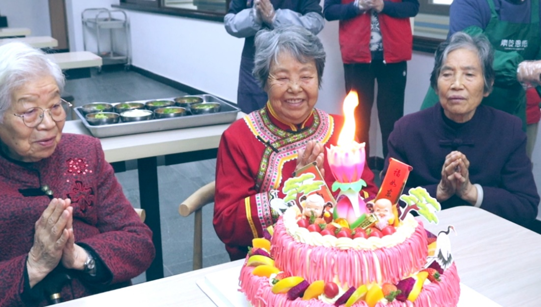每月庆祝集体生日