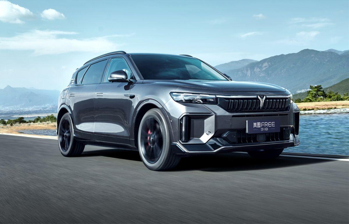 背着大电池的混动SUV:纯电续航超300km,能加油,主打一车两用