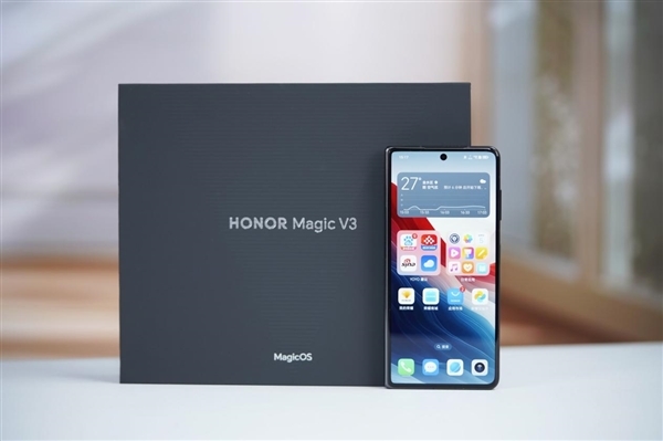 年度折叠屏手机推荐!荣耀Magic V3绒黑色图赏