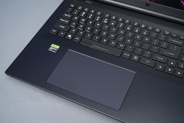 上手体验2024款掠夺者战斧18:14代i9+RTX 4090的顶级游戏神器