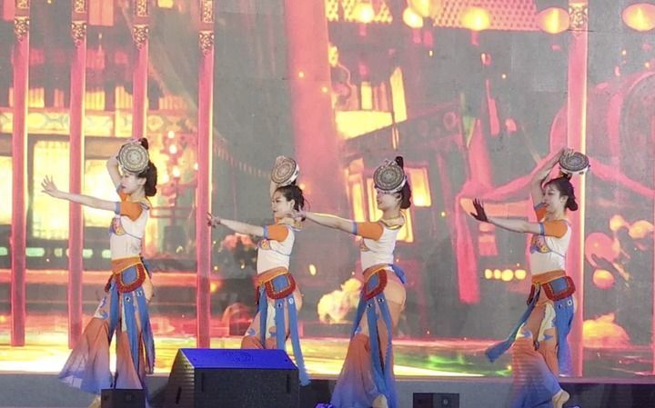 “五一”消费观察:人流涌动背后的市场活力