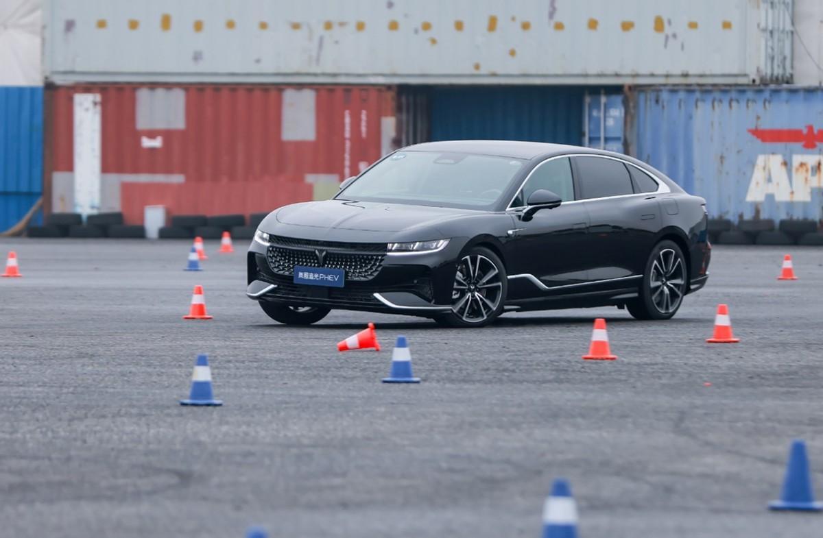 插混依然是主流 岚图追光PHEV对比汉DM-p 谁才是“混动之王”?