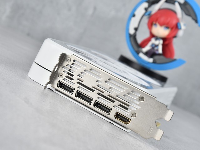 影驰20周年RTX 4070显卡评测 纯白典雅 独特背插