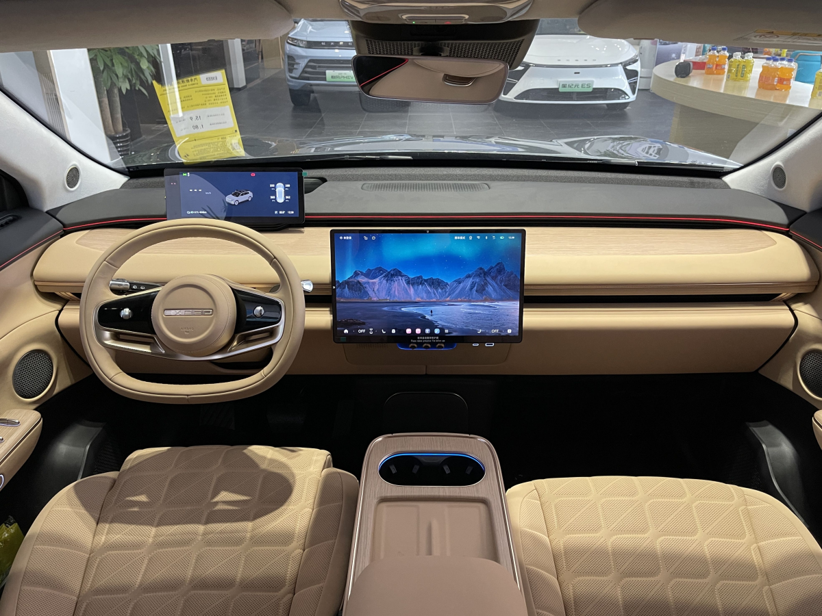 外观不够原创,座椅功能很多,增程纯电双修,星纪元ET实拍