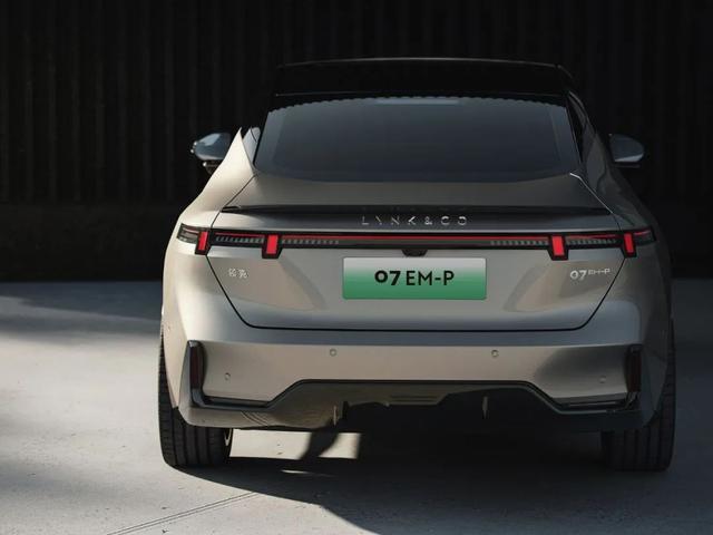领克07emp正式亮相售价或在18万以内