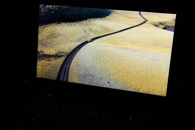 上手体验2024款掠夺者战斧18:14代i9+RTX 4090的顶级游戏神器