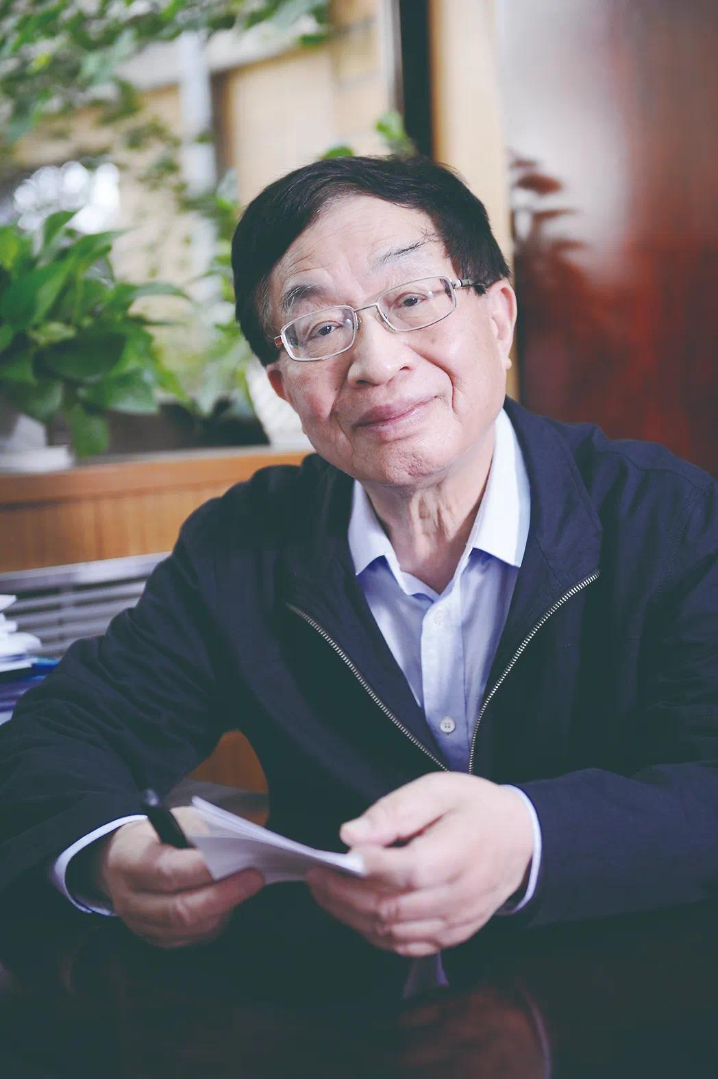 陪"嫦娥"长大的院士,头发全白了