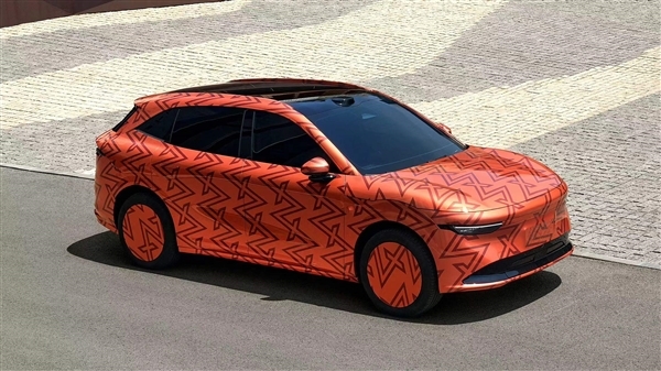 极氪全新豪华大五座SUV登场:定名极氪7X 轴距超2.9米