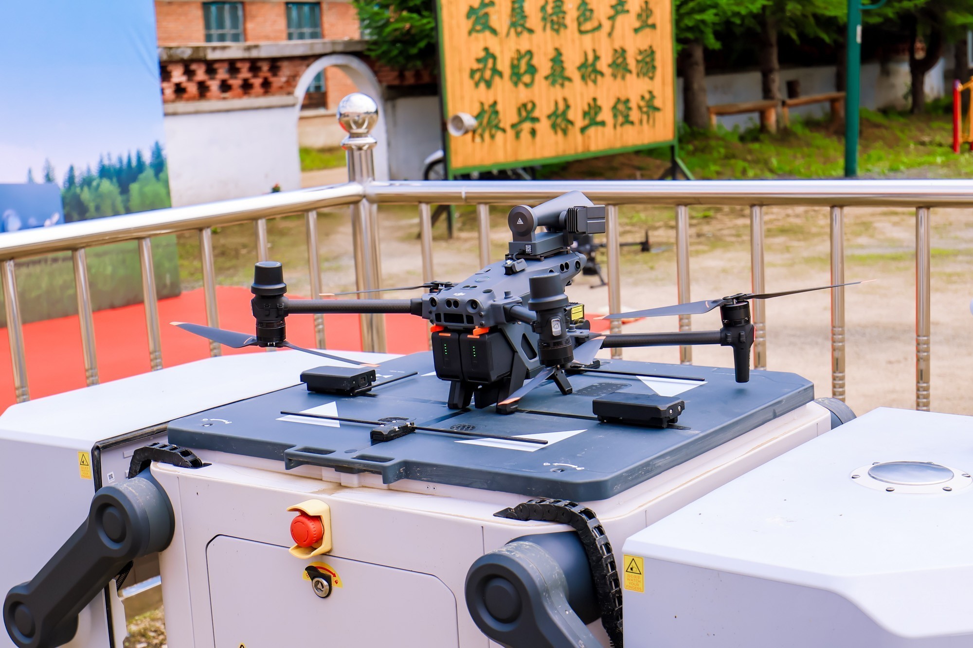 展现科技的力量 大疆无人机助力林业守护绿水青山