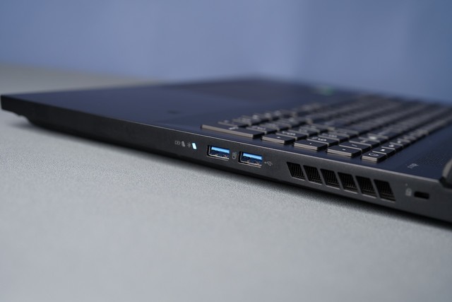 上手体验2024款掠夺者战斧18:14代i9+RTX 4090的顶级游戏神器