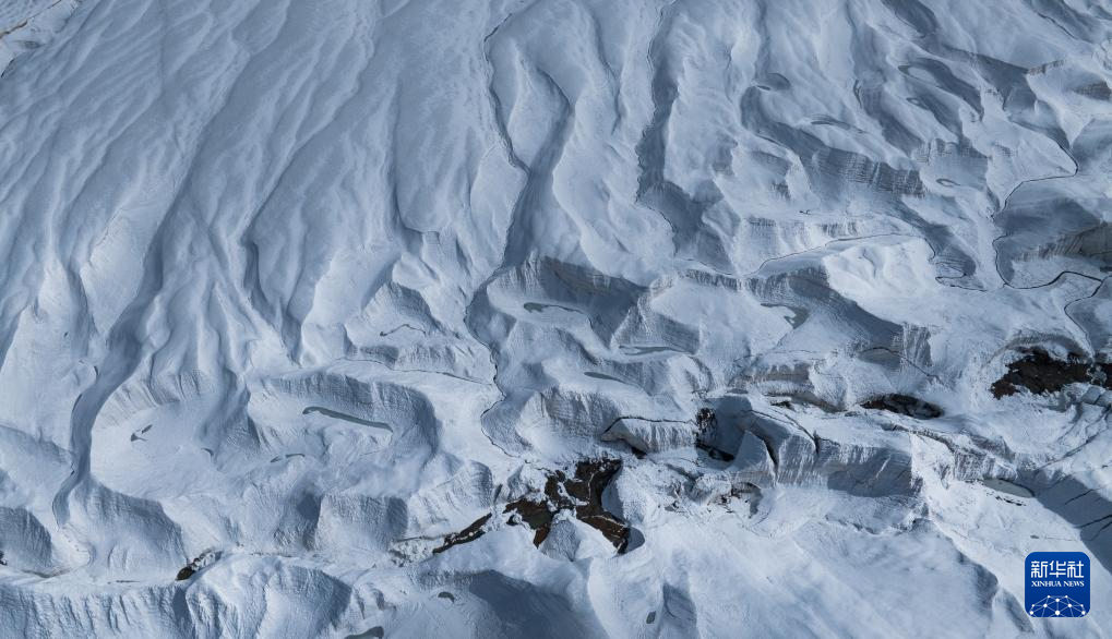 这是6月20日拍摄的普若岗日冰川（无人机照片）。新华社记者 丁增尼达 摄