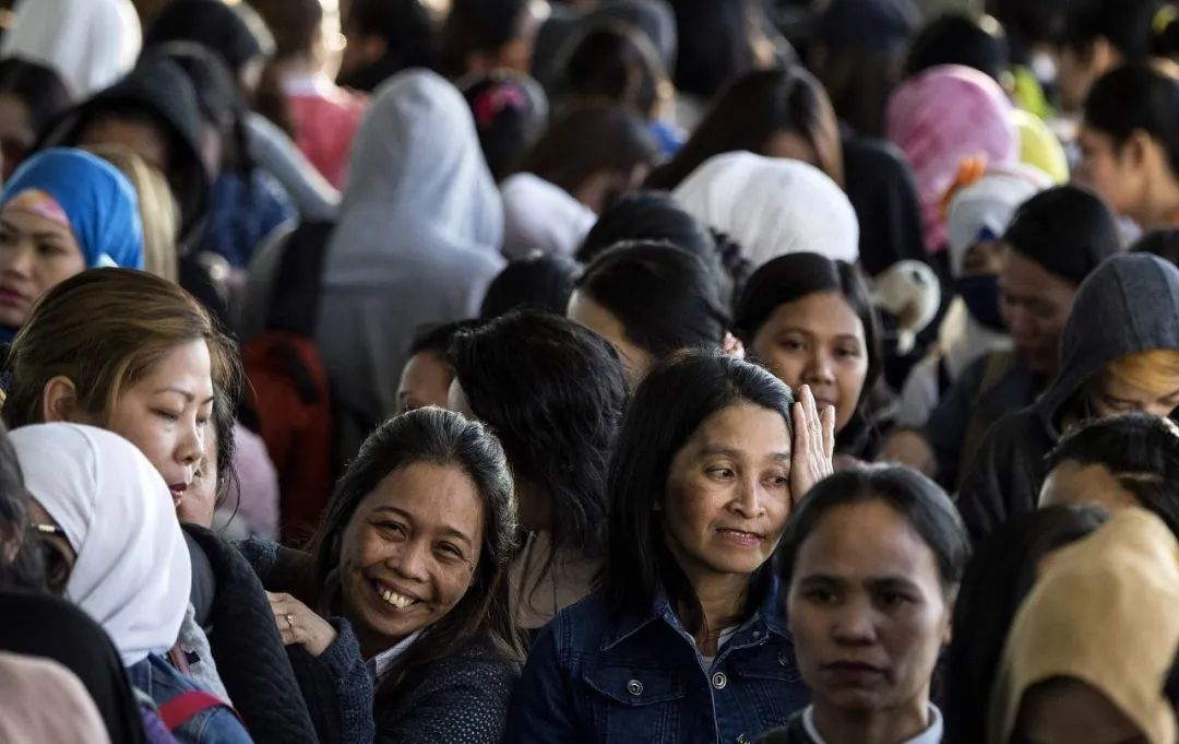 在东南亚，有大量女性出门工作