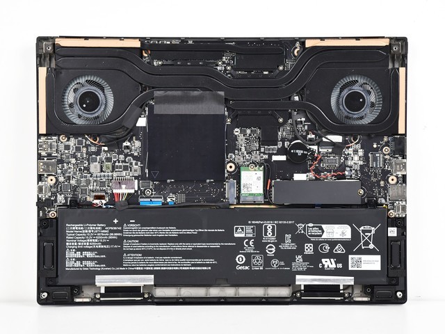 上手体验微星绝影16 AI Studio 2024:做工精湛 性能强悍的AI PC