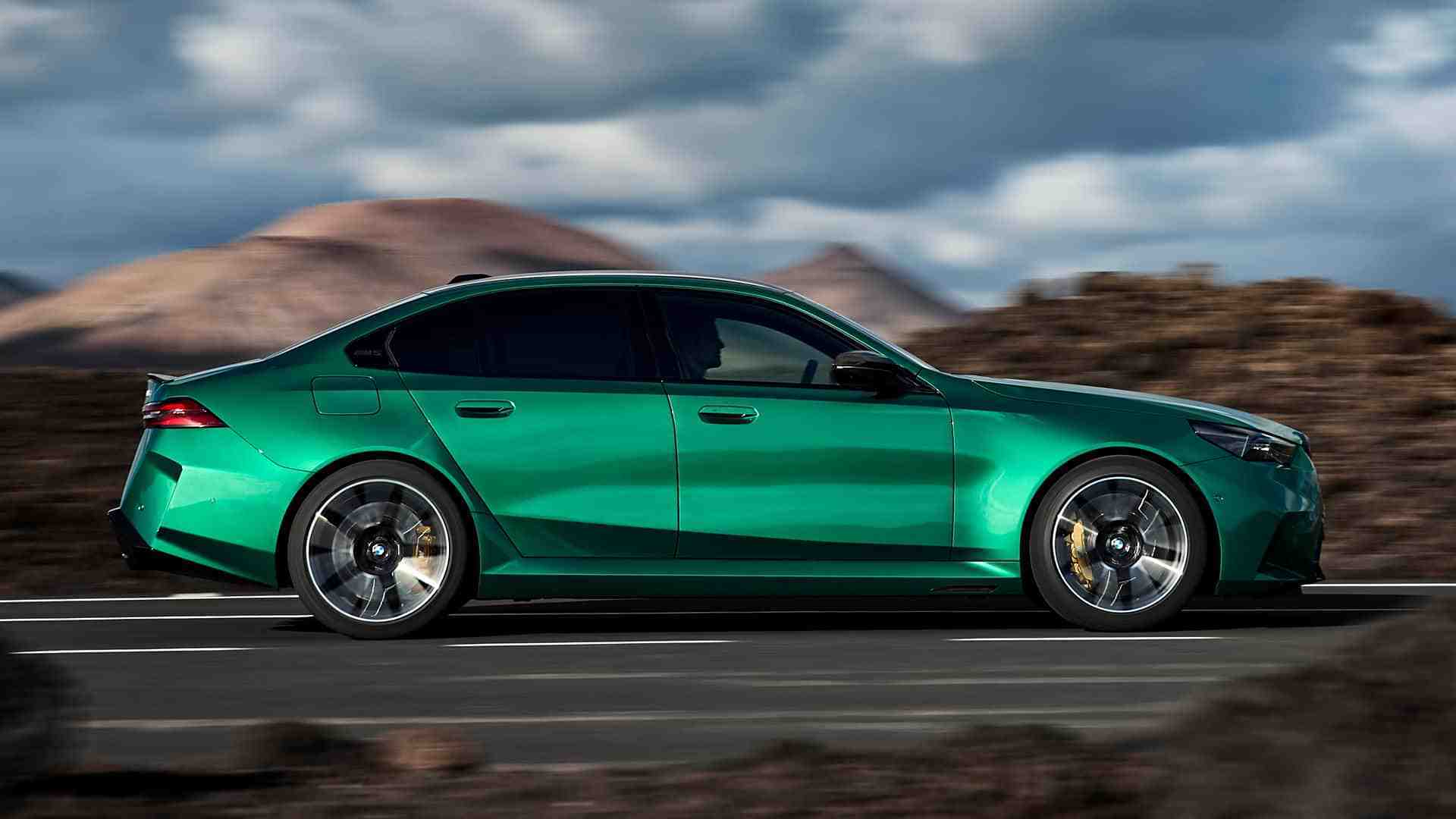 高性能燃油车不死 全新一代宝马M5官图发布 4.4T V8插混 能上绿牌?