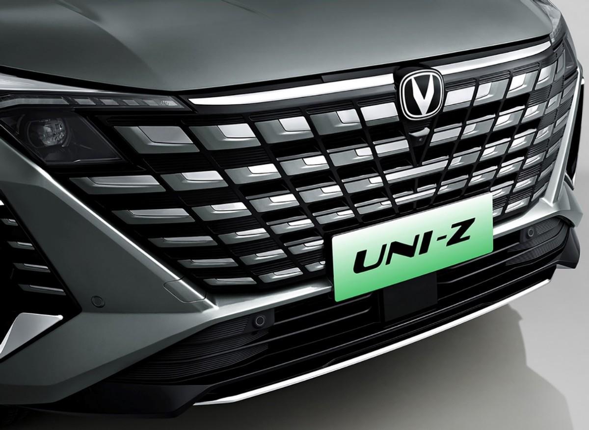 长安UNI-Z不到12万起售 性价比好像真挺高的 比银河L7强一点?