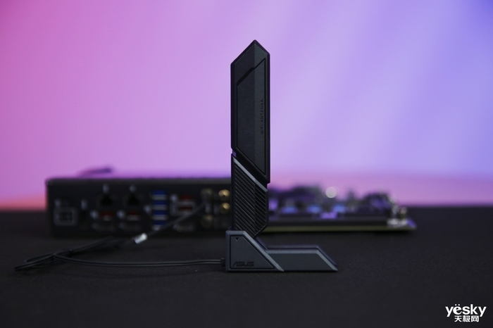 ROG MAXIMUS Z890 HERO主板+龙神3 EXTREME礼盒开箱:顶级配置,信仰拉满