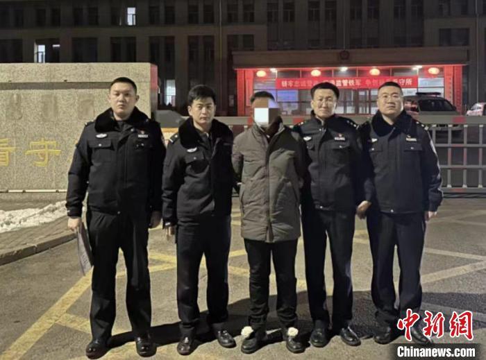 图为抓捕现场。包头市公安局供图