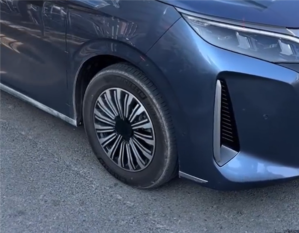 DM5.0把MPV油耗打下来:全新MPV比亚迪夏实车曝光