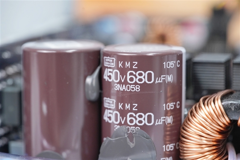 鑫谷电源翻身之作!昆仑九重KE-1300P评测:噪音极低 12V输出电压稳得没治了